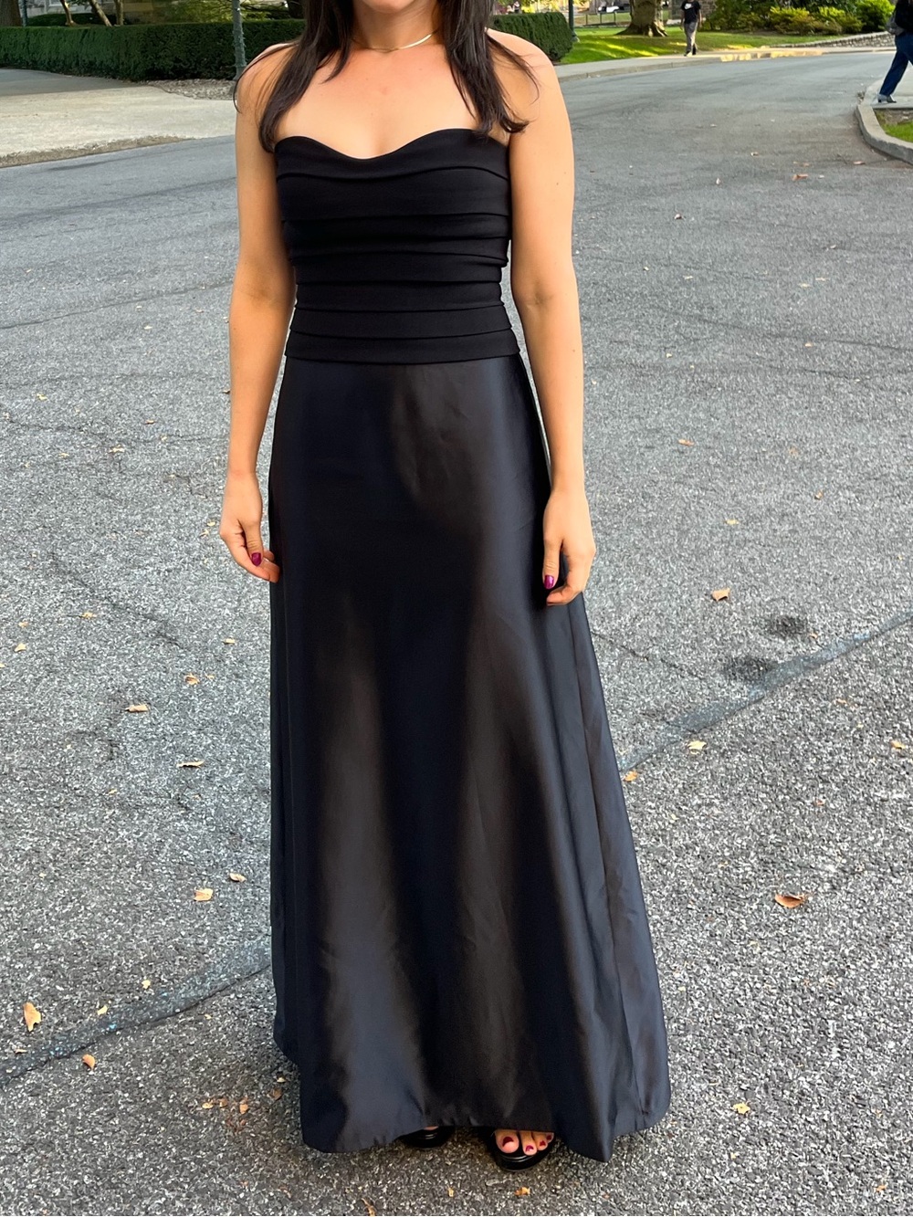 Vintage Tadashi Shoji Black Strapless Tiered Bodice Evening Gown size 4